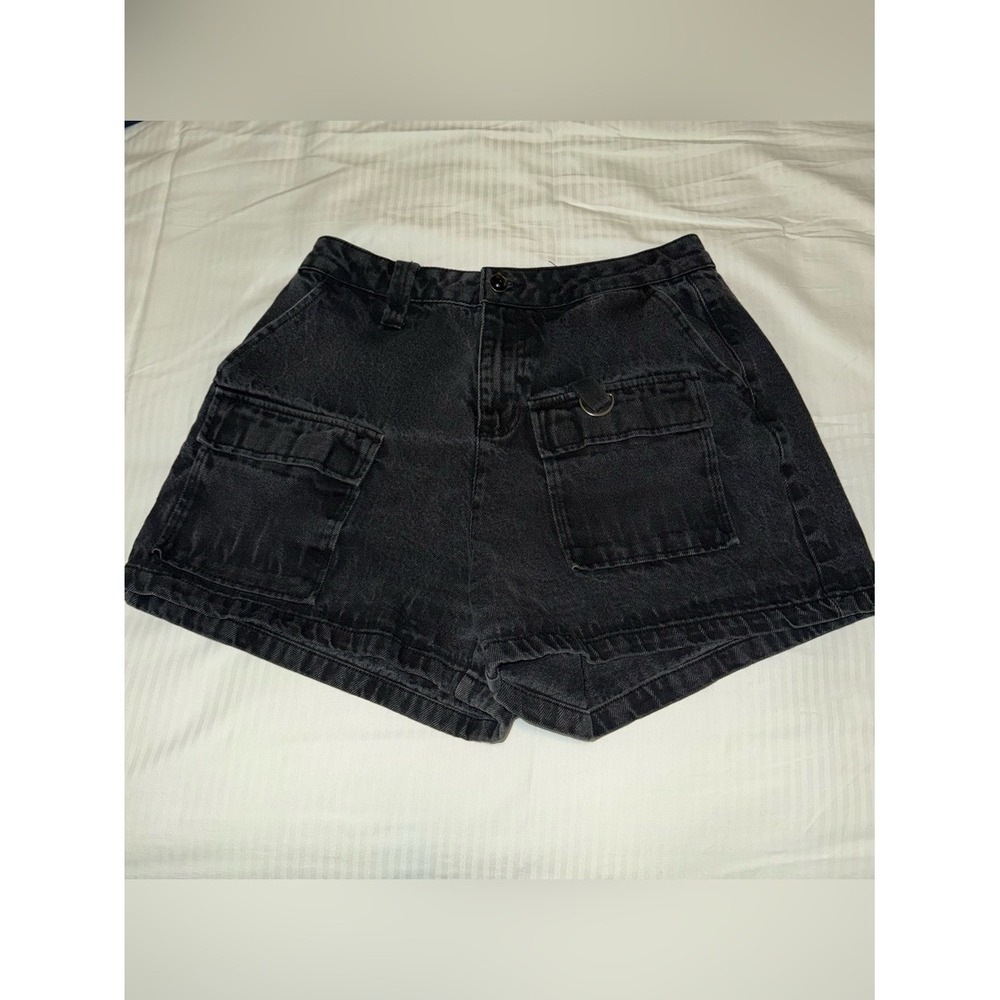 Hot Topic Womens Black Denim Cargo Shorts Size 11 High Waisted D-Ring Utility